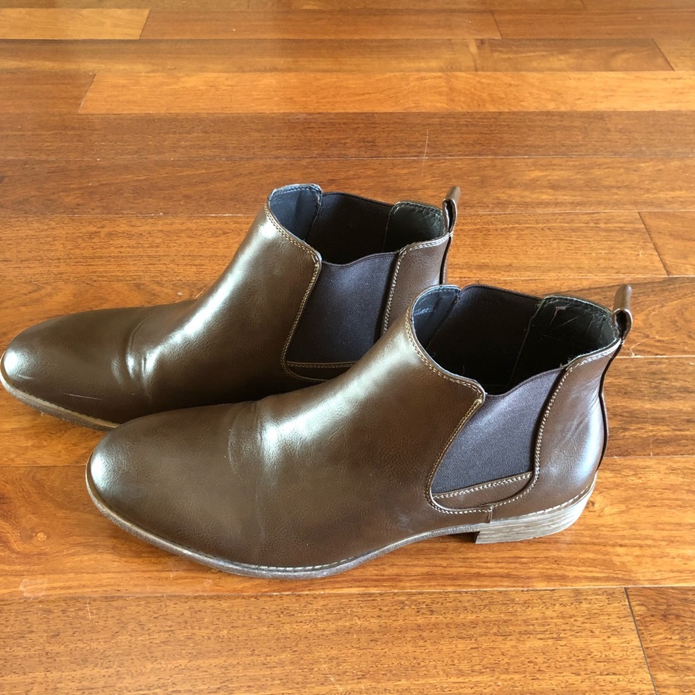 Brown Leather Chelsea Boots